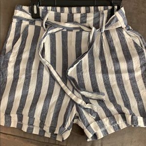 From Sorrento Italy ! Worn once! viscose/linen shorts w/pockets